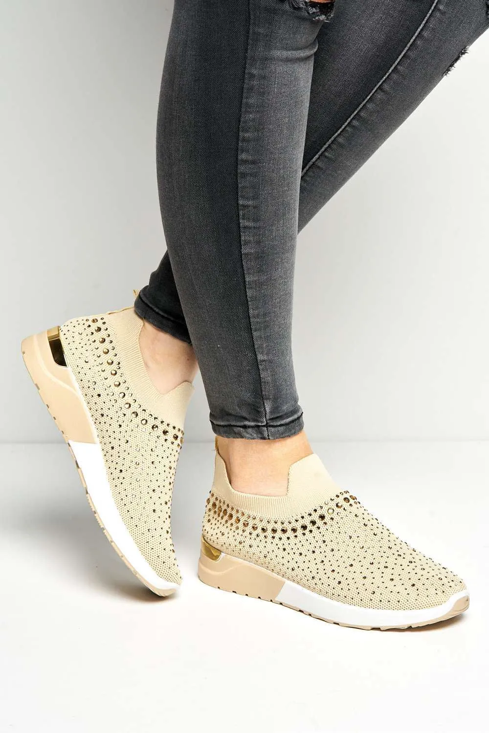 Ari Slip On Trainer in Beige