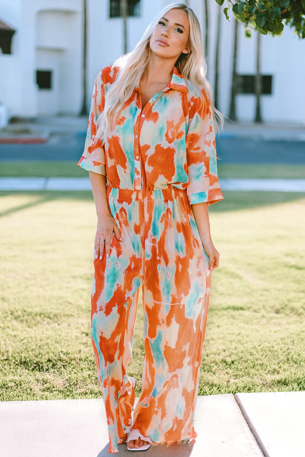 Jumpsuit mit Batikmuster und weitem Bein, Kragen