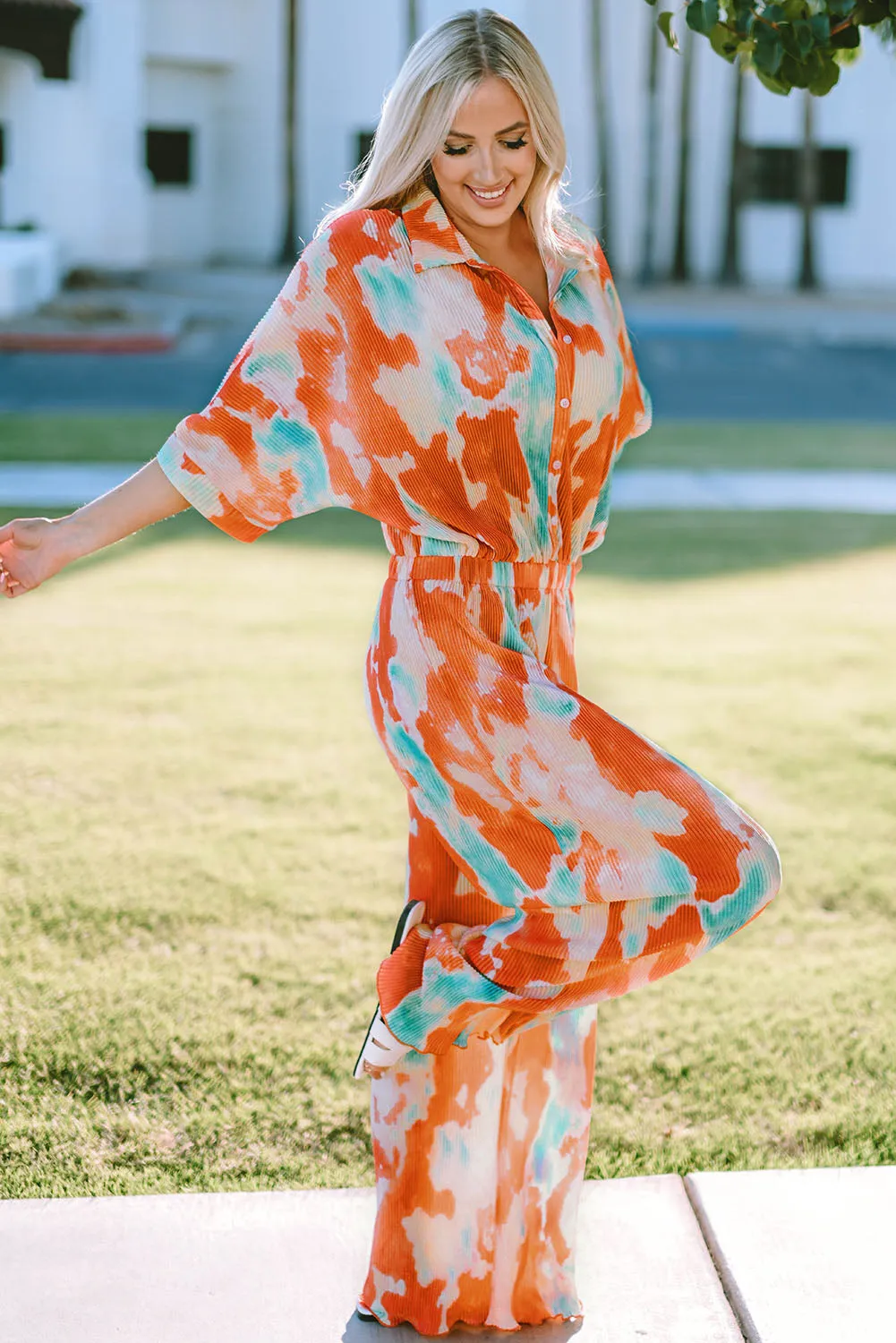 Jumpsuit mit Batikmuster und weitem Bein, Kragen