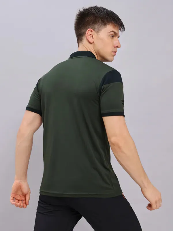 Men Colorblock Slim Fit Polo T-shirt with TECHNO DRY