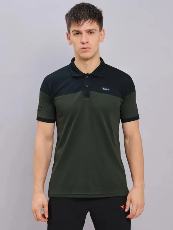 Men Colorblock Slim Fit Polo T-shirt with TECHNO DRY