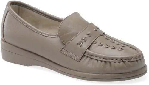 SOFTSPOTS Women's •Venus• Slip-on - Available in Widths